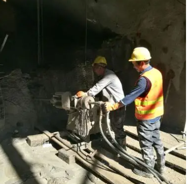 西秀水下抗分散灌浆料特点 水下不分散注浆料介绍